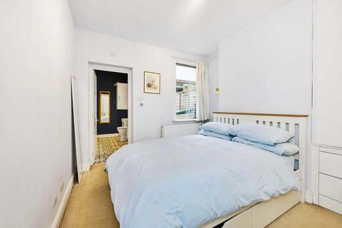 2 bedroom flat for sale, Valley Road, London SW16