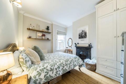 2 bedroom flat for sale, Credenhill Street, London SW16