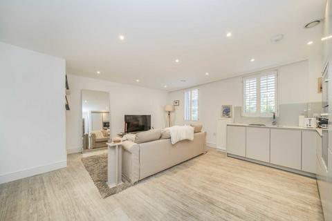 1 bedroom flat for sale, Gaumont Place, London SW2