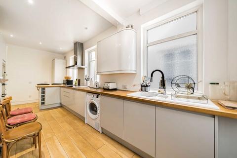 4 bedroom semi-detached house for sale, Heathdene Road, London SW16