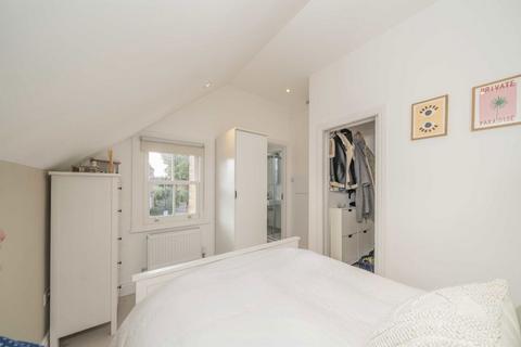 1 bedroom flat for sale, Criffel Avenue, London SW2