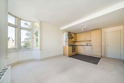 1 bedroom flat for sale, Streatham High Road, London SW16