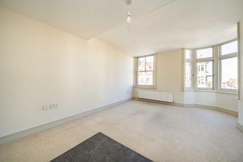 1 bedroom flat for sale, Streatham High Road, London SW16