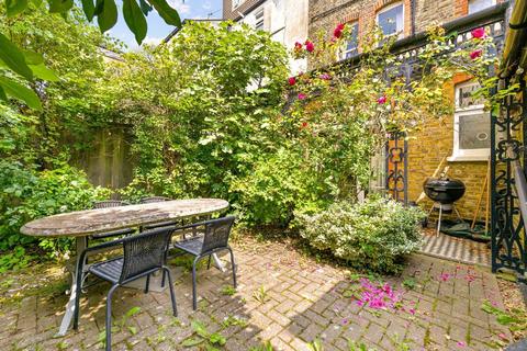 2 bedroom flat for sale, Palace Road, London SW2