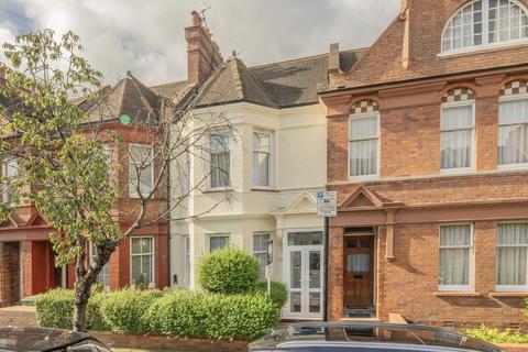 4 bedroom terraced house for sale, Amesbury Avenue, London SW2