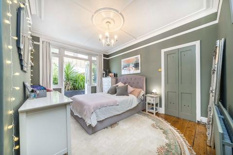 1 bedroom flat for sale, Valley Road, London SW16