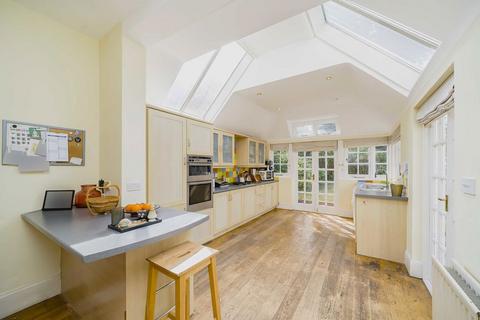 6 bedroom semi-detached house for sale, Prentis Road, London SW16