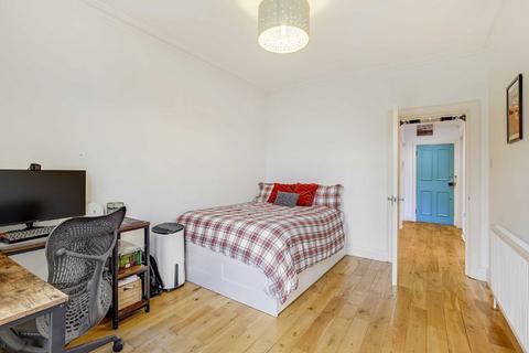 2 bedroom flat for sale, Becmead Avenue, London SW16