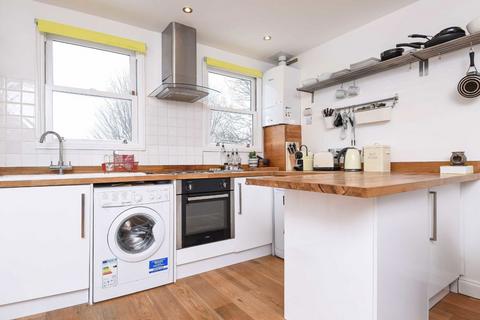 1 bedroom flat to rent, Barrow Road, London SW16