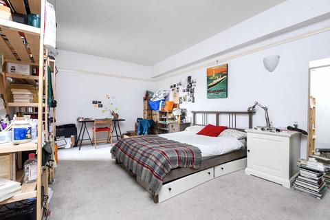 undefined, Broadlands Avenue, London SW16