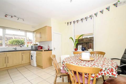 3 bedroom terraced house for sale, Undine Street, London SW17