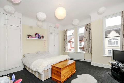 3 bedroom terraced house for sale, Undine Street, London SW17