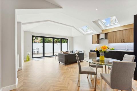 4 bedroom flat for sale, Tooting Bec Road, London SW17