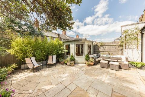 158 Derinton Road, London, SW17 8HY
