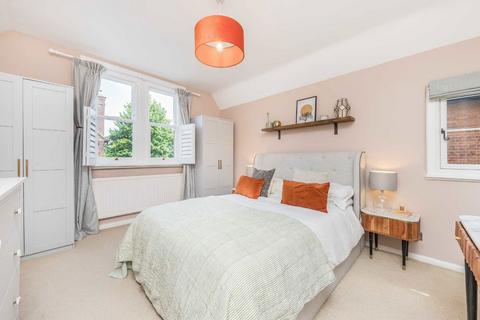 158 Derinton Road, London, SW17 8HY