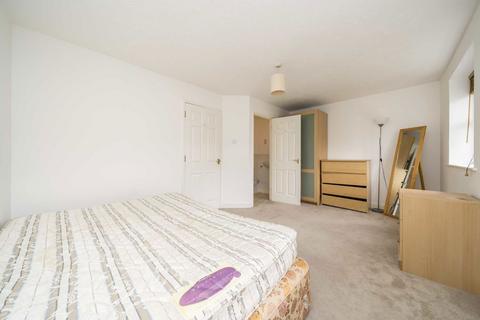 14 Elderfield Place, London, SW17 6EA