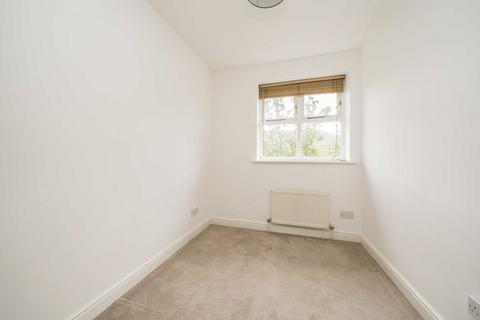 14 Elderfield Place, London, SW17 6EA