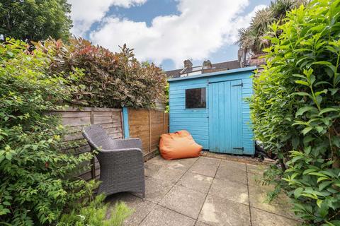 71 Avarn Road, London, SW17 9HB