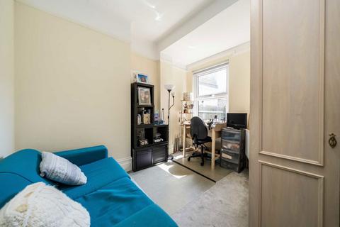 2 bedroom flat for sale, Pretoria Road, London SW16