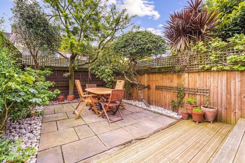 3 bedroom terraced house for sale, Eswyn Road, London SW17