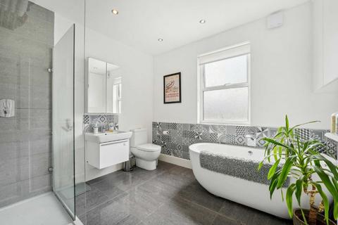 91 Eswyn Road, London, SW17 8TR