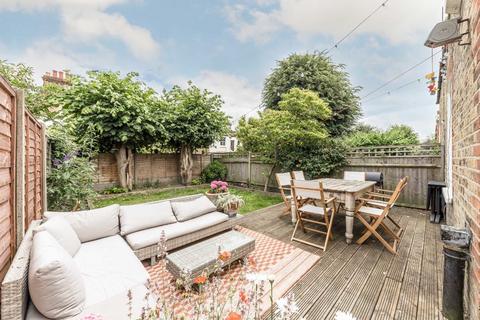 5 Moring Road, London, SW17 8DN