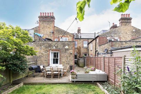 5 Moring Road, London, SW17 8DN