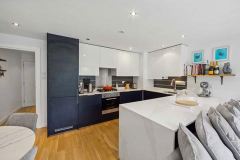 2 bedroom maisonette for sale, Moring Road, London SW17