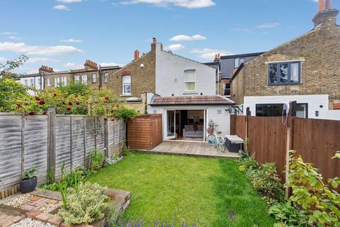 2 bedroom maisonette for sale, Moring Road, London SW17