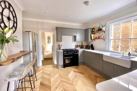 3 bedroom maisonette for sale, Totterdown Street, London SW17