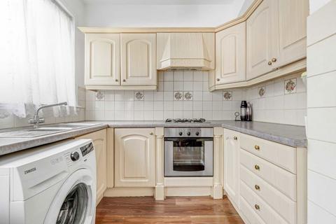 3 bedroom house for sale, Cromer Road, London SW17