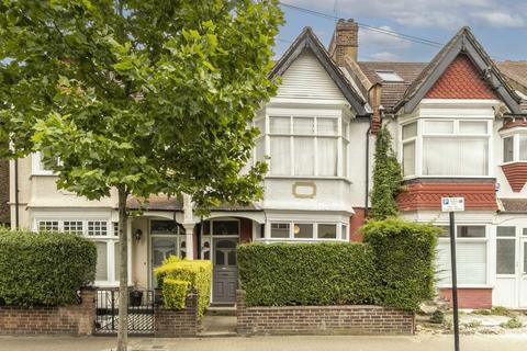 3 bedroom flat to rent, Chillerton Road, London SW17