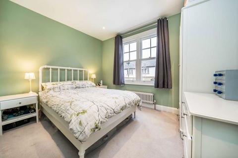 2 bedroom terraced house for sale, Coteford Street, London SW17