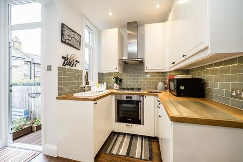 2 bedroom terraced house for sale, Coteford Street, London SW17