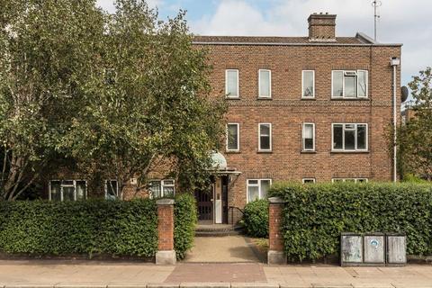 2 bedroom flat for sale, Fairfield Street, London SW18