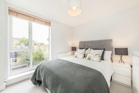 1 bedroom flat for sale, Eltringham Street, London SW18