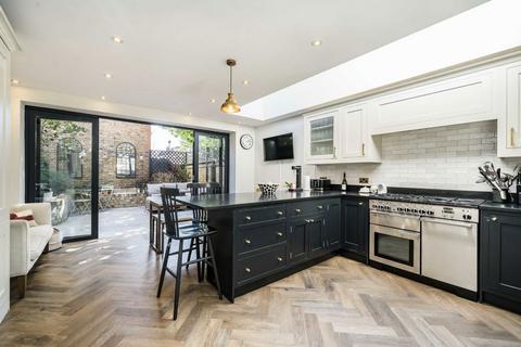 73 Allfarthing Lane, London, SW18 2AR