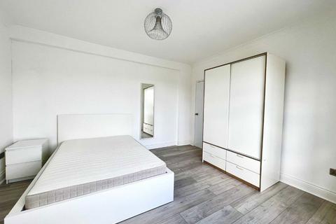 undefined, Groom Crescent, London SW18