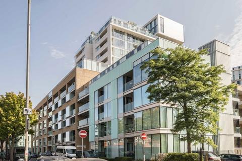 2 bedroom flat for sale, Spectrum Way, London SW18