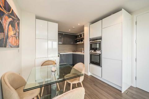 2 bedroom flat for sale, Spectrum Way, London SW18