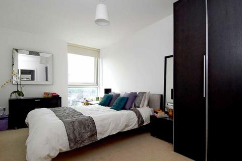 2 bedroom flat to rent, Mapleton Road, London SW18