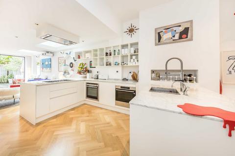 2 bedroom terraced house to rent, Fullerton Road, London SW18