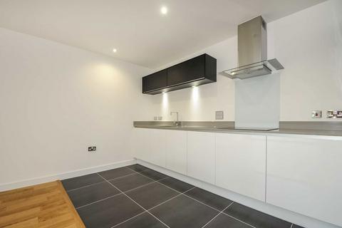 2 bedroom flat to rent, Eltringham Street, London SW18