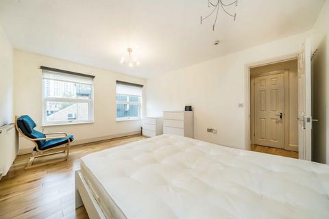 2 bedroom flat to rent, Old York Road, London SW18