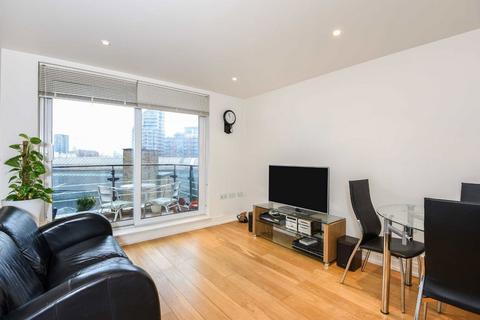 2 bedroom flat to rent, Smugglers Way, London SW18