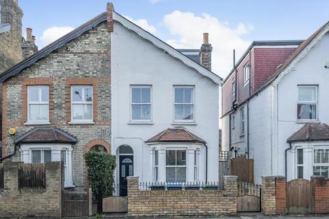 167 Park Road, Kingston Upon Thames, KT2 6DQ