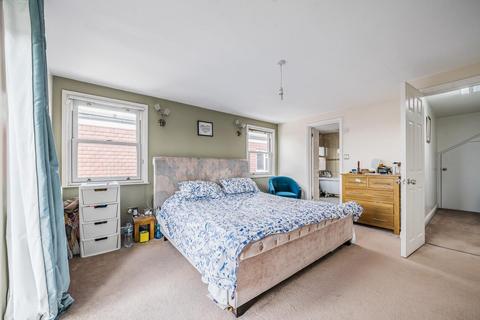 167 Park Road, Kingston Upon Thames, KT2 6DQ