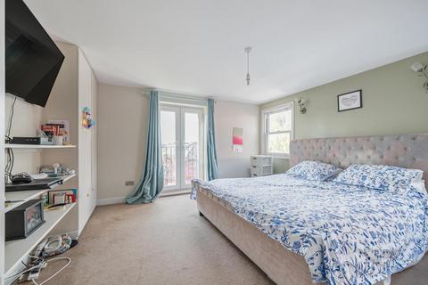 167 Park Road, Kingston Upon Thames, KT2 6DQ