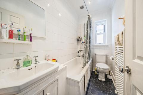 167 Park Road, Kingston Upon Thames, KT2 6DQ