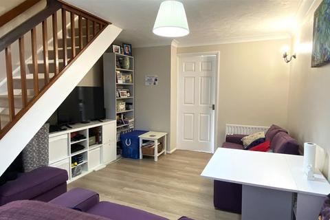 2 bedroom terraced house to rent, Hanbury Way, Camberley GU15